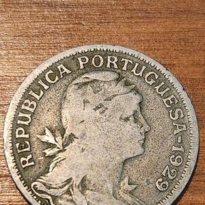 Unbranded Silver and Gold Collectibles